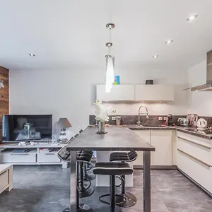 https://villa-princesse-charmant-appartement-en-centre-ville.hotels-rhonealpes.com